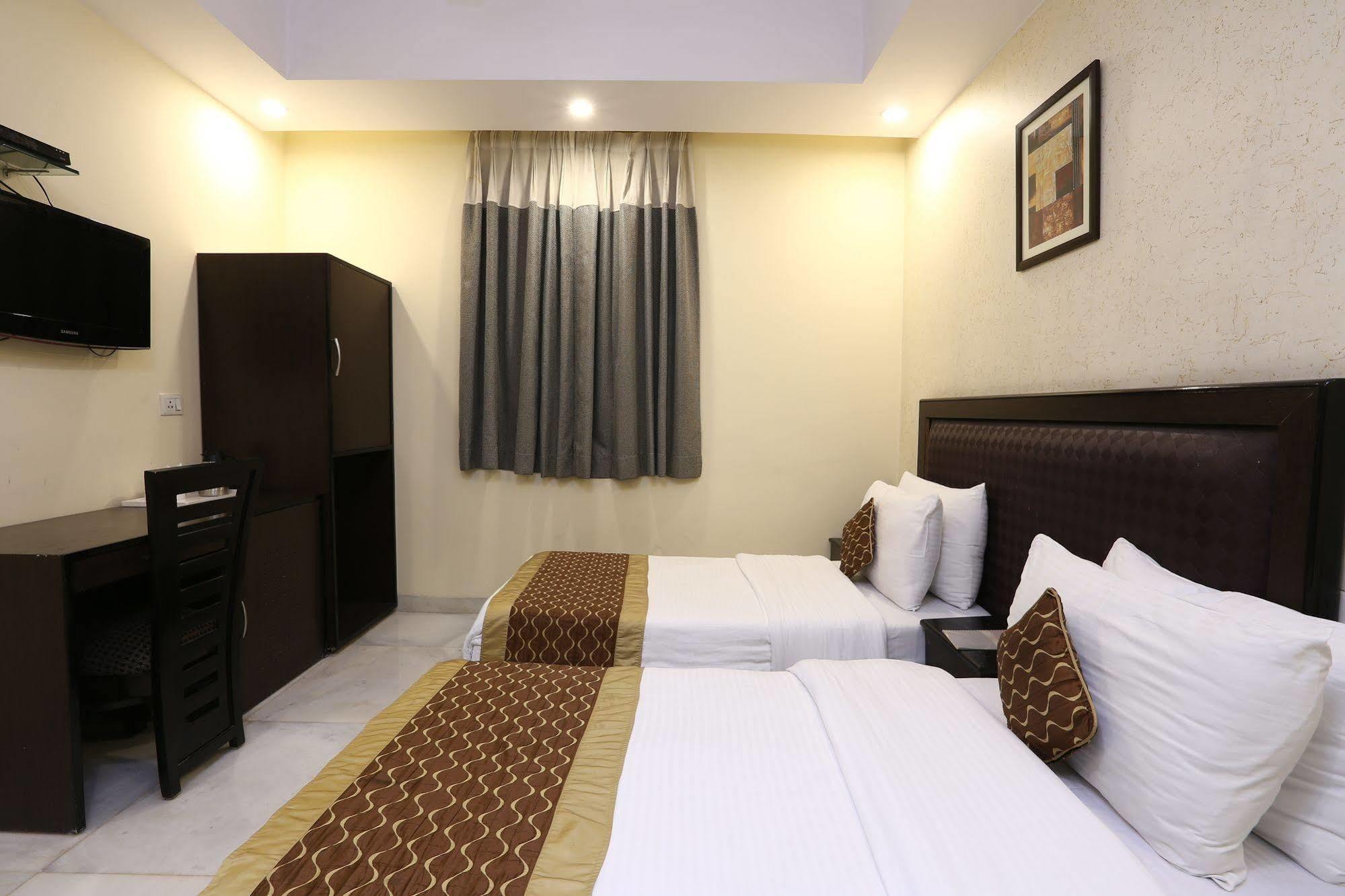 Hotel Kingston Park - Karol Bagh Delhi Kültér fotó